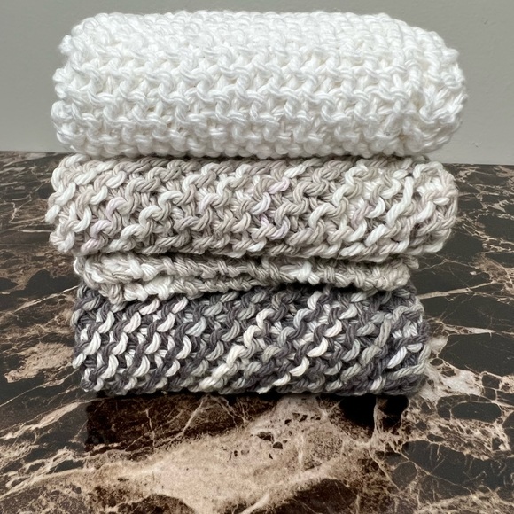 Handmade set of three dishcloths - Picture 2 of 7